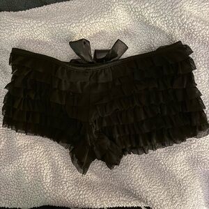 Ruffle panty/booty shorts